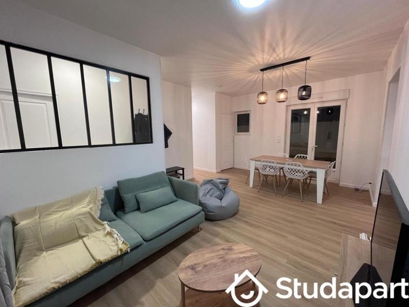 Chambre - 12 m² - 1 pièce