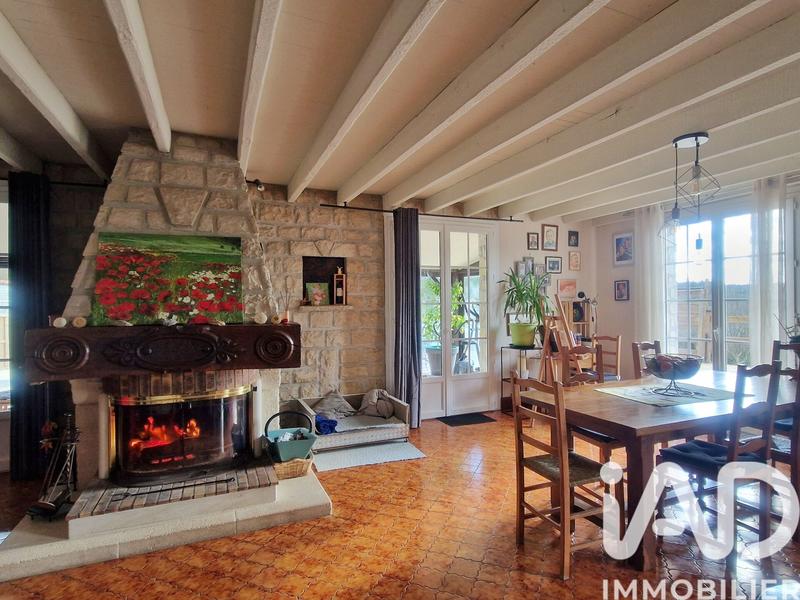 Maison - 239 m² - 9 pièces