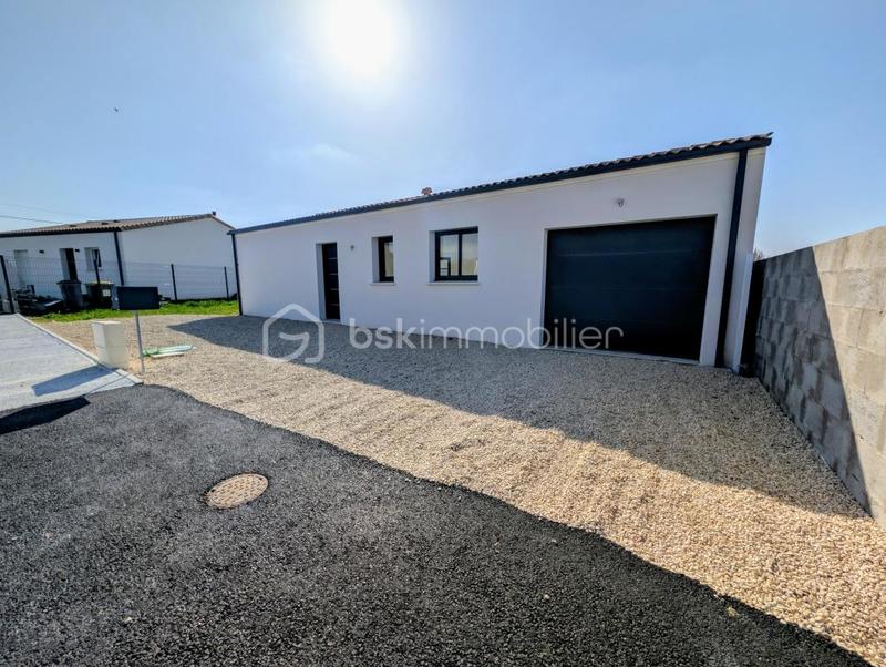 Maison traditionnelle - 77 m² - 4 pièces