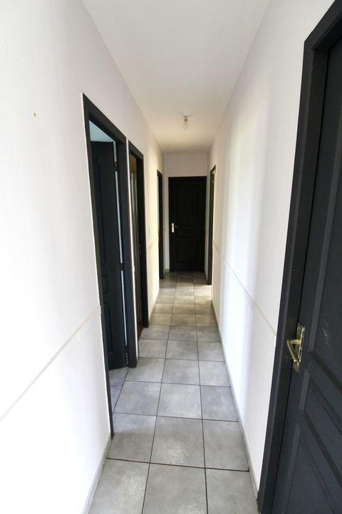 Maison traditionnelle - 104 m² - 6 pièces