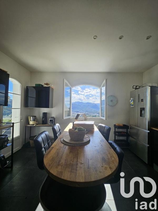 Maison - 214 m² - 6 pièces