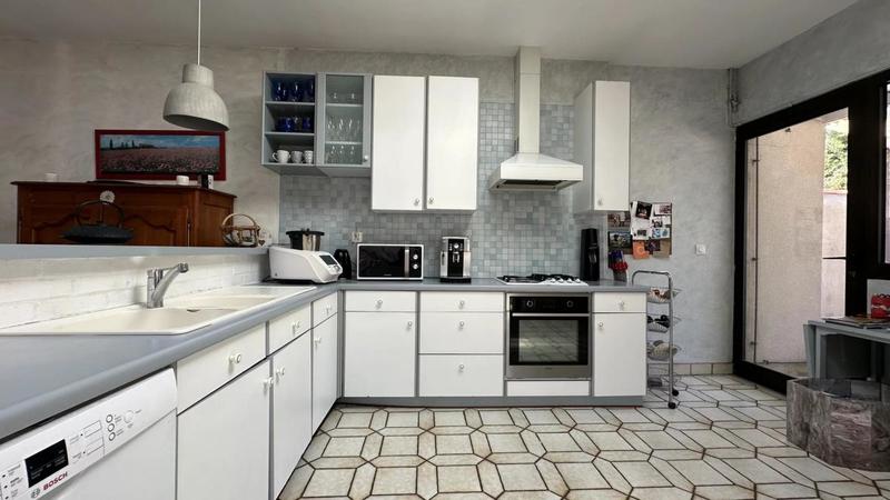 Propriété - 190 m² - 7 pièces