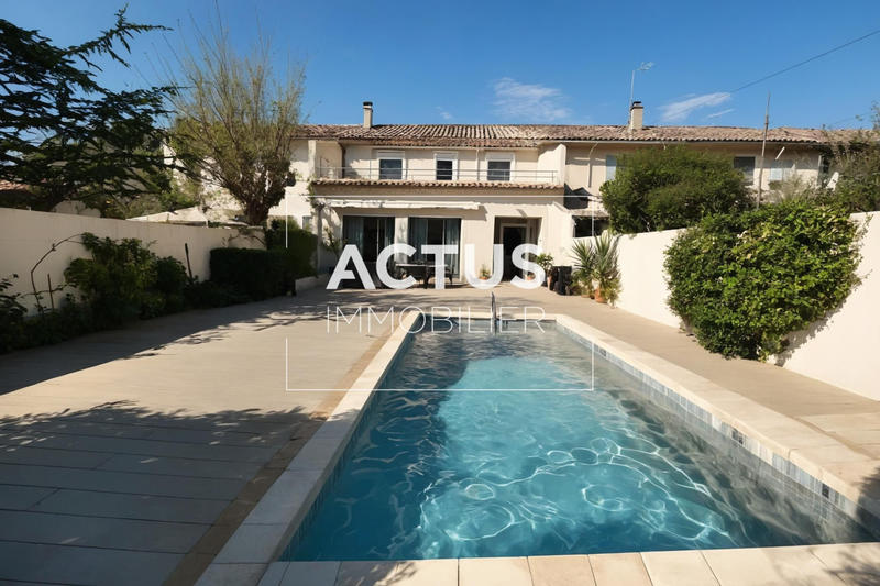 Maison - 200 m² - 7 pièces