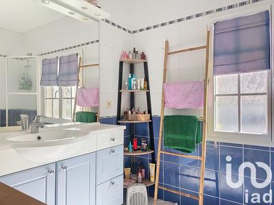 Maison - 225 m² - 10 pièces