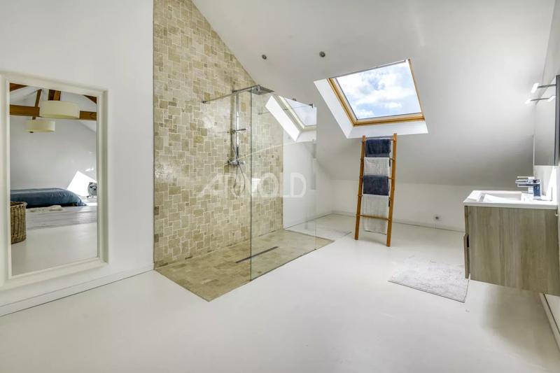 Maison - 198 m² - 10 pièces