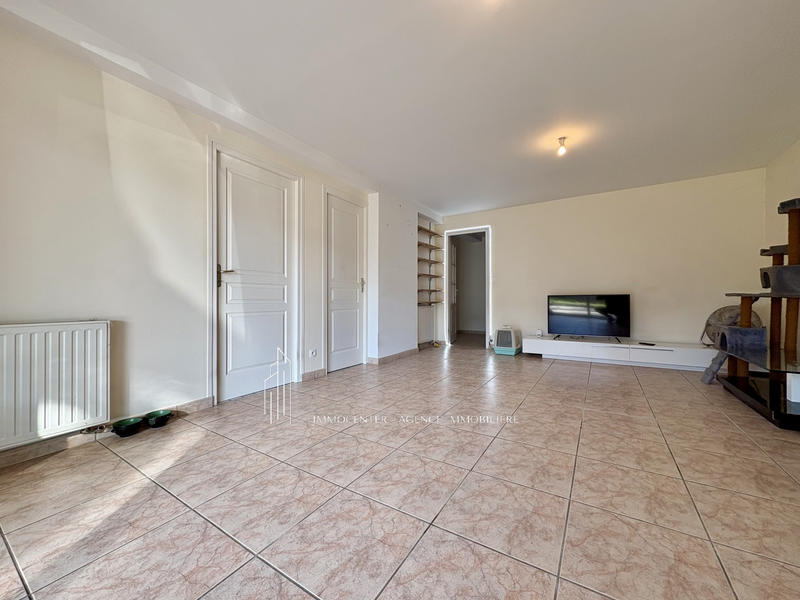 Villa - 216 m² - 8 pièces