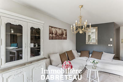 Appartement - 90 m² - 3 pièces