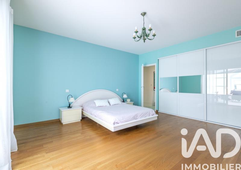 Maison - 1 m² - 15 pièces