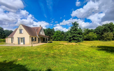 Maison - 212 m² - 7 pièces