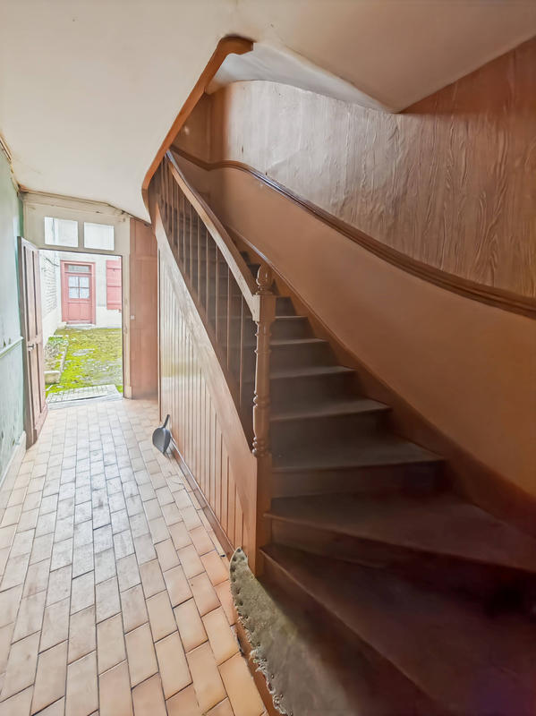 Maison - 94 m² - 5 pièces