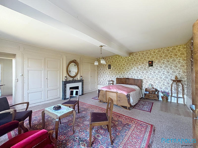 Maison - 180 m² - 6 pièces