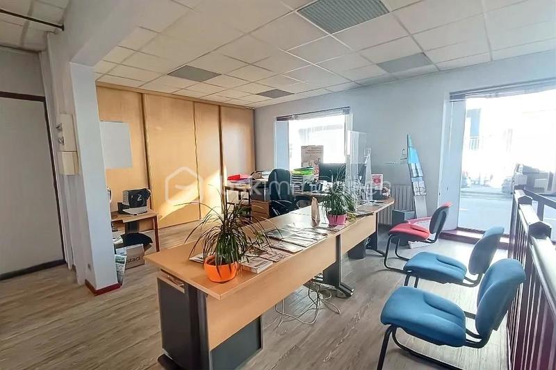 Maison - 230 m² - 8 pièces