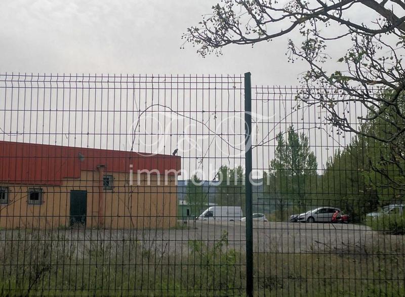 Entrepôt - 2 100 m²