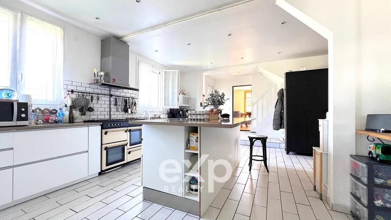 Maison - 208 m² - 7 pièces