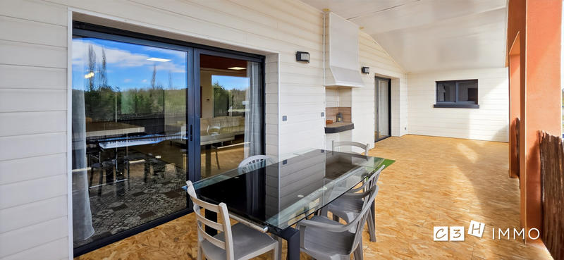 Maison - 233 m² - 6 pièces