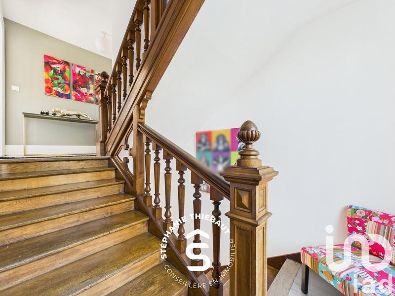 Maison - 245 m² - 9 pièces