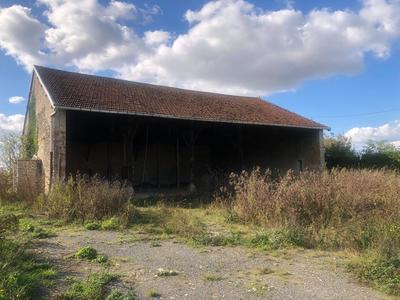 Grange - 250 m² - 1 pièce