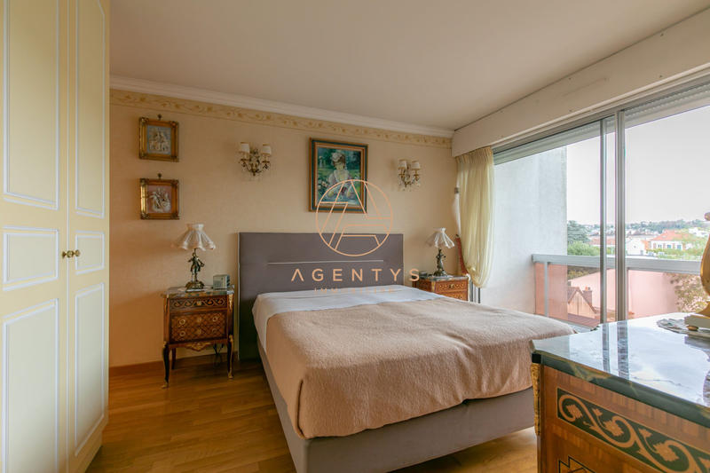 Appartement - 103 m² - 5 pièces