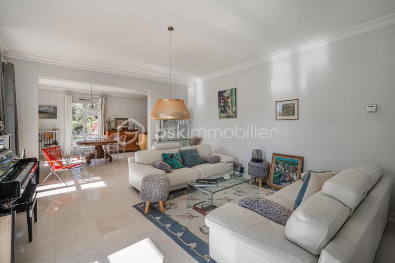 Villa - 213 m² - 7 pièces