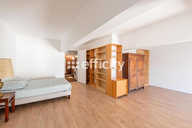 Loft - 90 m² - 3 pièces