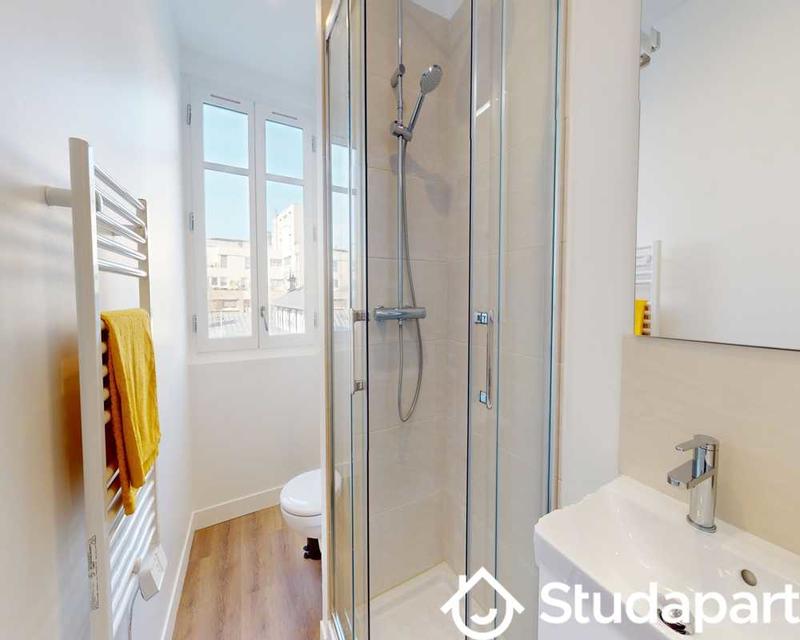 Chambre - 70 m² - 1 pièce