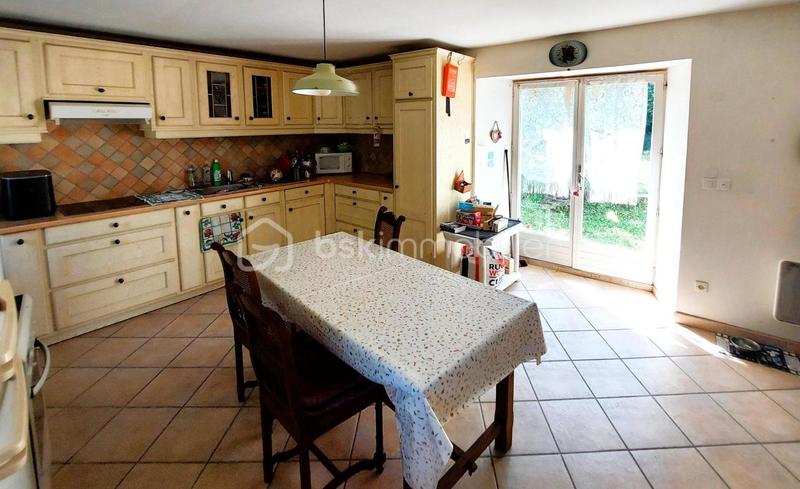 Maison en pierre - 178 m² - 7 pièces