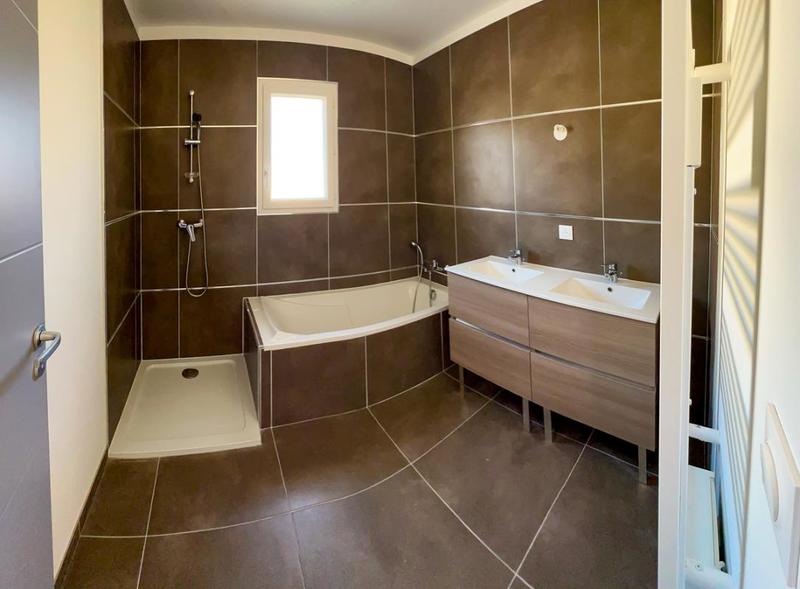 Maison - 94 m² - 4 pièces