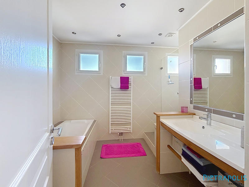 Maison - 85 m² - 5 pièces