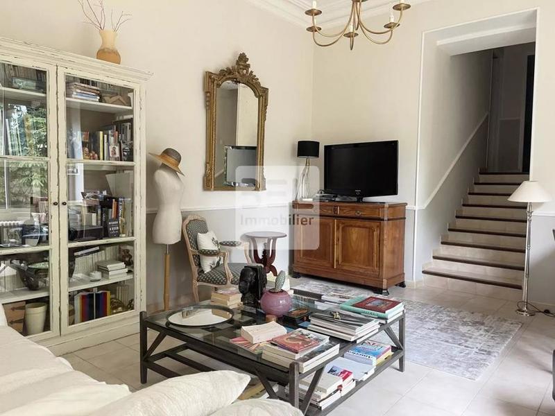 Maison de ville - 235 m² - 7 pièces