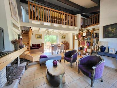 Maison - 185 m² - 8 pièces