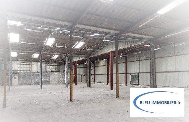 Entrepôt - 1 700 m²