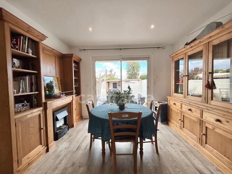 Maison - 180 m² - 8 pièces