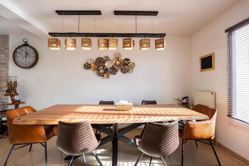 Maison - 200 m² - 7 pièces