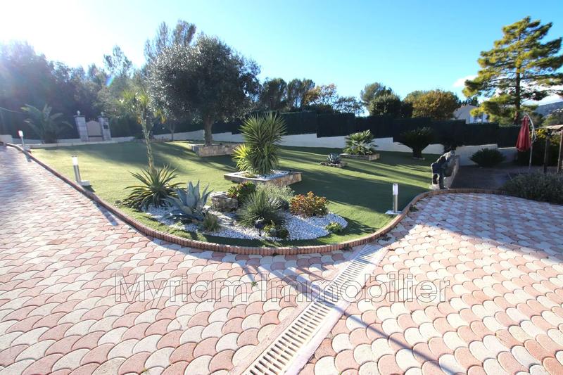 Maison - 251 m² - 6 pièces