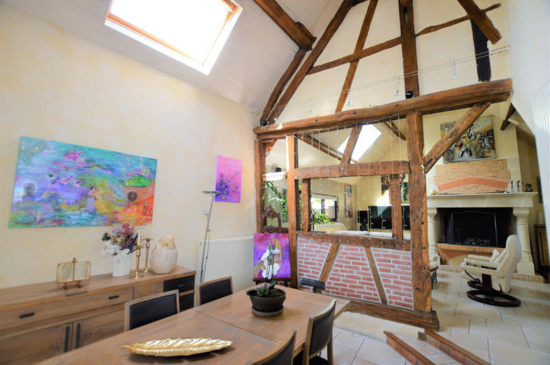 Maison - 202 m² - 9 pièces