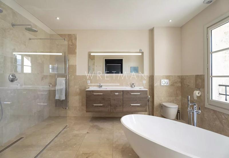 Bastide - 328 m² - 8 pièces