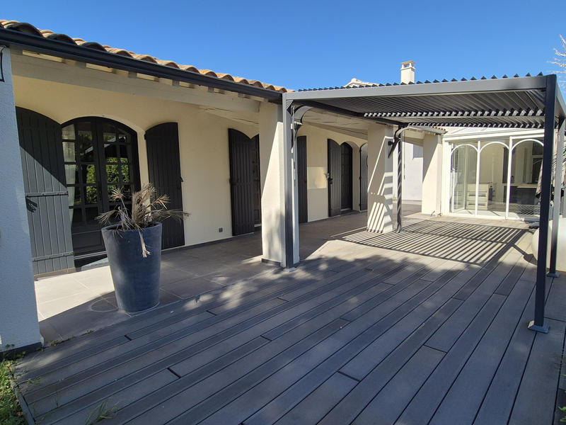 Maison - 208 m² - 8 pièces