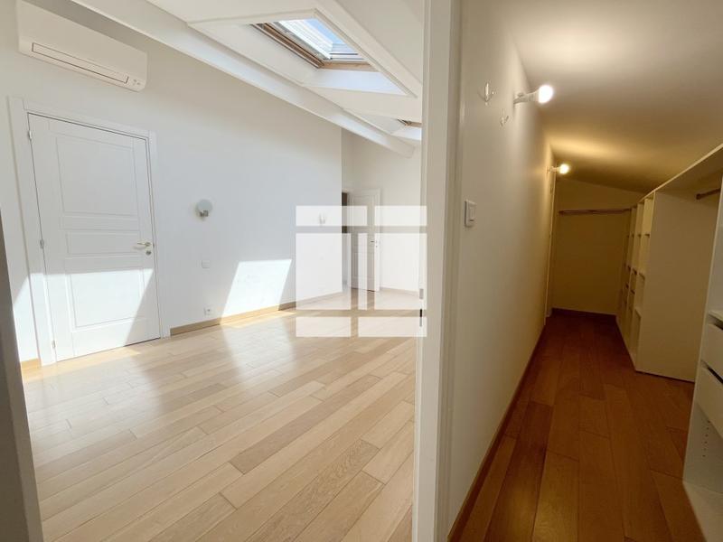 Appartement - 162 m² - 6 pièces