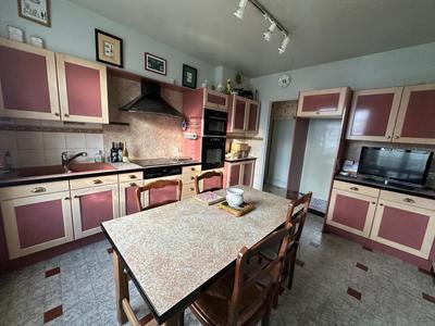 Maison - 200 m² - 6 pièces