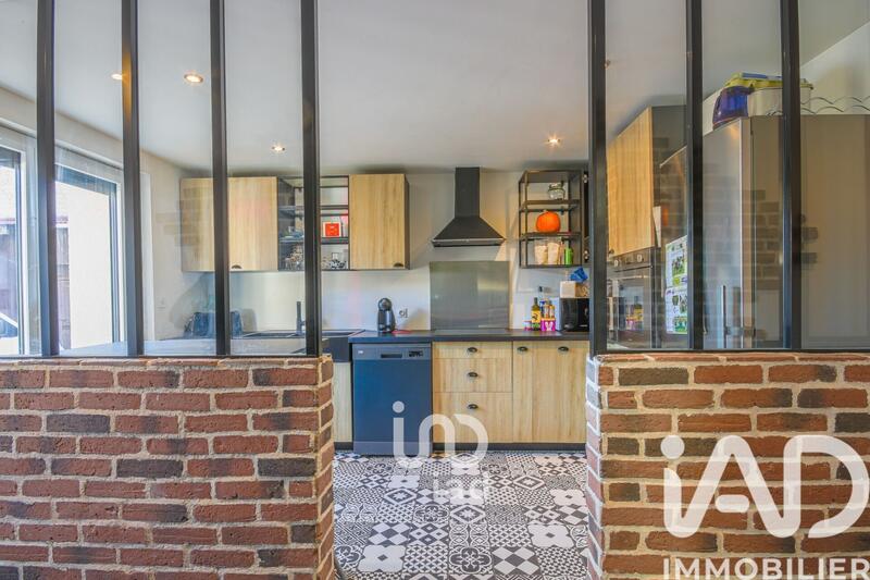 Maison - 218 m² - 8 pièces