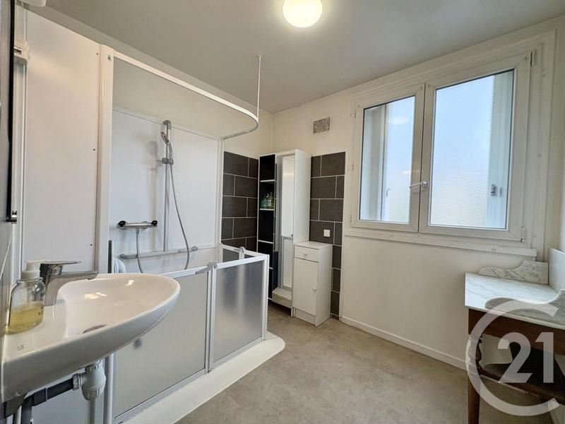 Appartement - 107 m² - 6 pièces