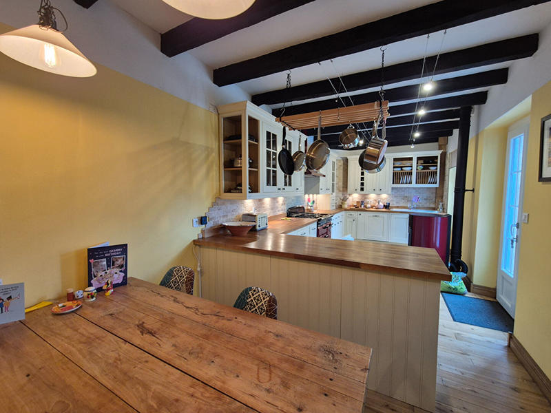 Maison - 226 m² - 9 pièces