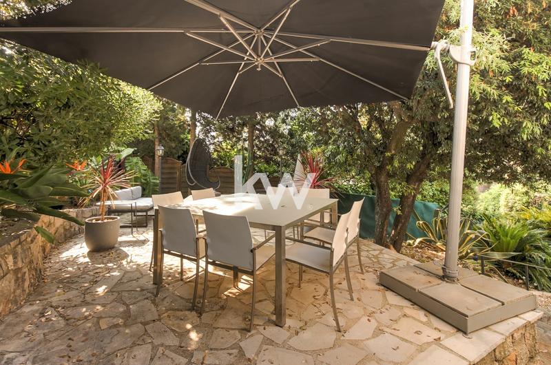 Maison - 204 m² - 6 pièces