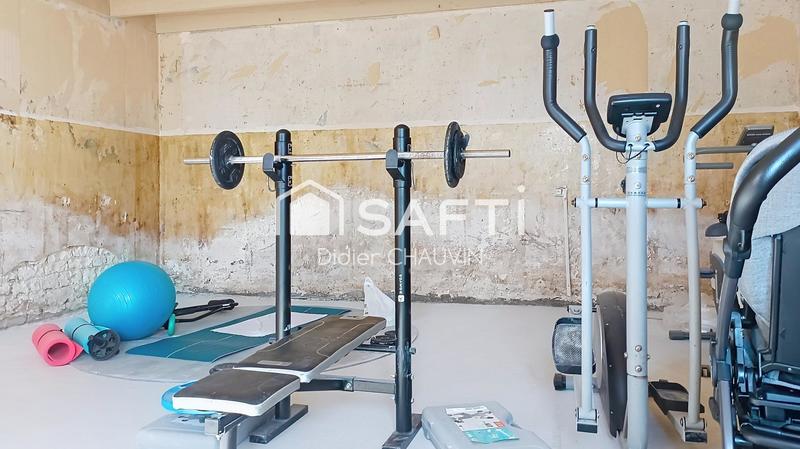 Maison - 300 m² - 12 pièces