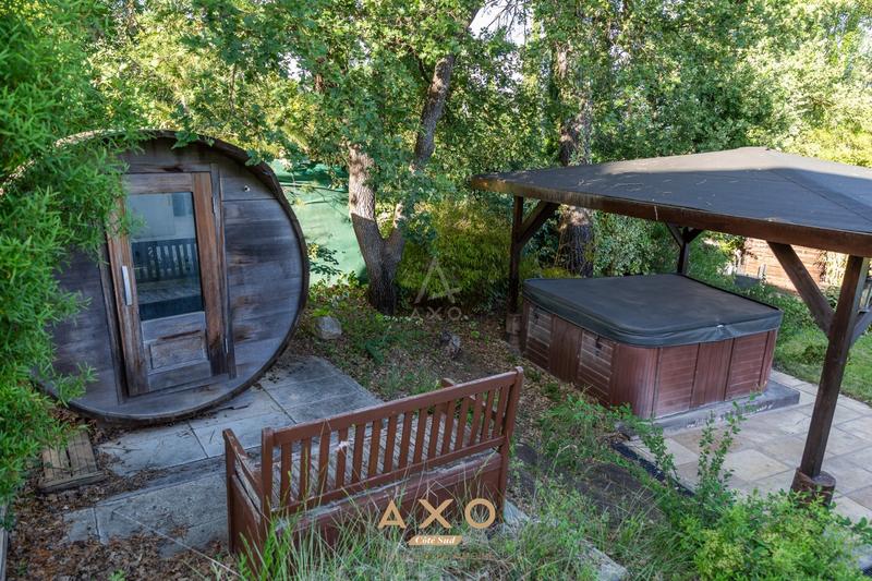 Maison - 278 m² - 8 pièces