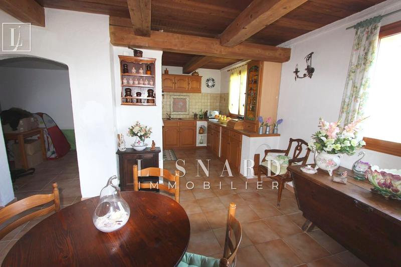 Maison - 370 m² - 16 pièces