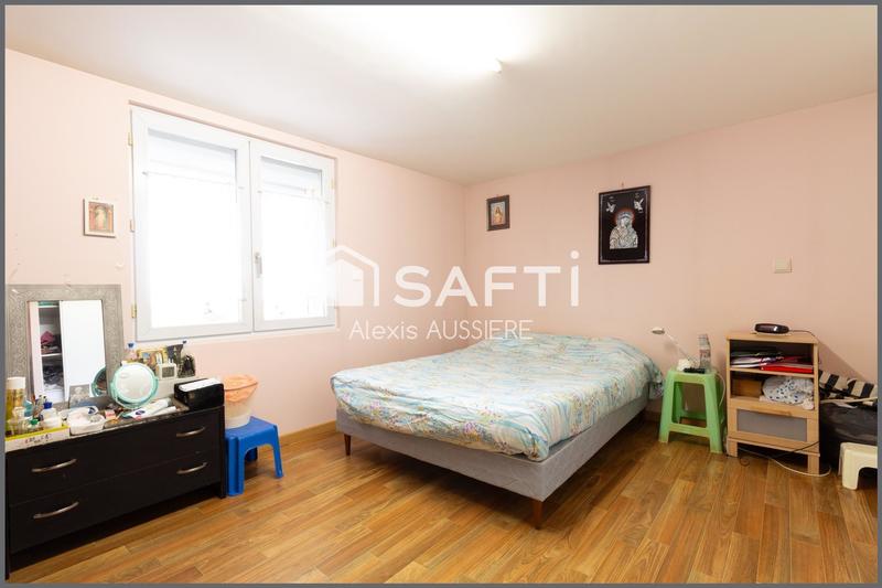 Maison - 222 m² - 12 pièces