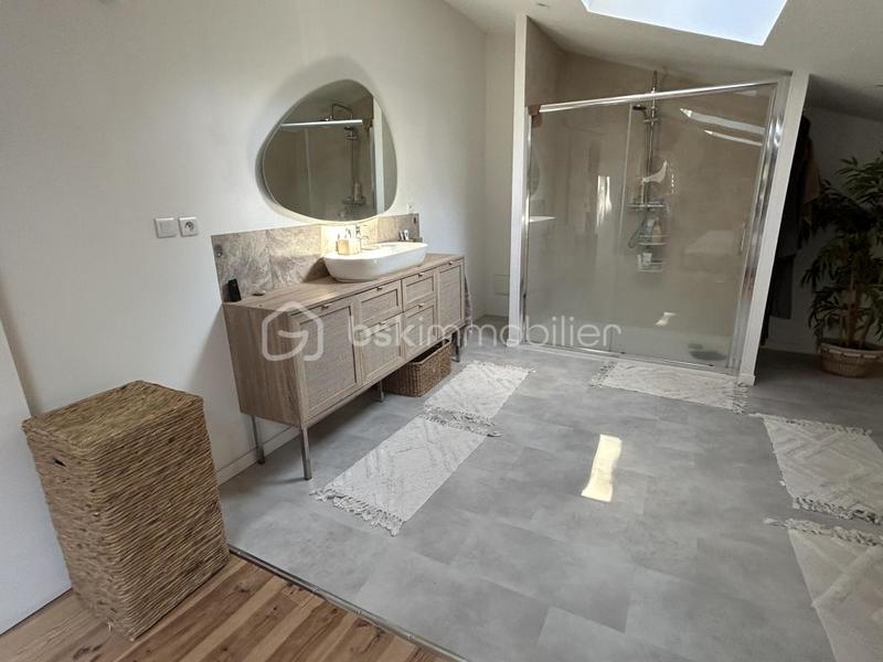 Maison en pierre - 215 m² - 5 pièces