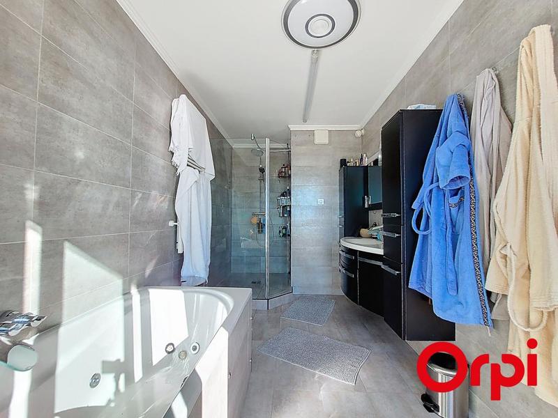 Appartement - 112 m² - 4 pièces