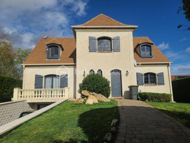 Pavillon - 185 m² - 9 pièces